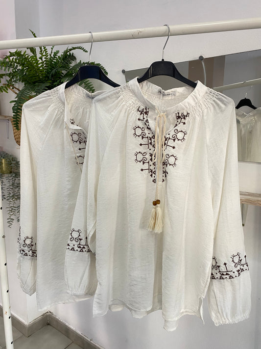 Blusa bordada
